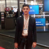 DAAD-Stipendiat Suleyman Sadikhov beim Besuch der Hannover Messe