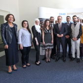 Gruppenbild zur Abschlussveranstaltung des "Leadership for Syria"-Programms: Alumni mit DAAD-Präsidentin Wintermantel und Außenminister Maas